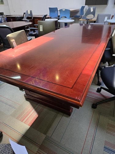 Pre-Owned 10' Conference Table
